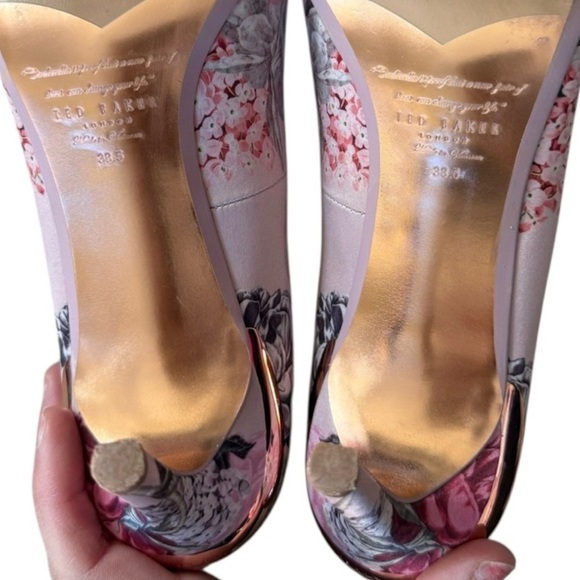 Ted Baker London Floral Satin Pointed Toe Heel Sz 38.5 US 8 Excellent Condition - Picture 8 of 8